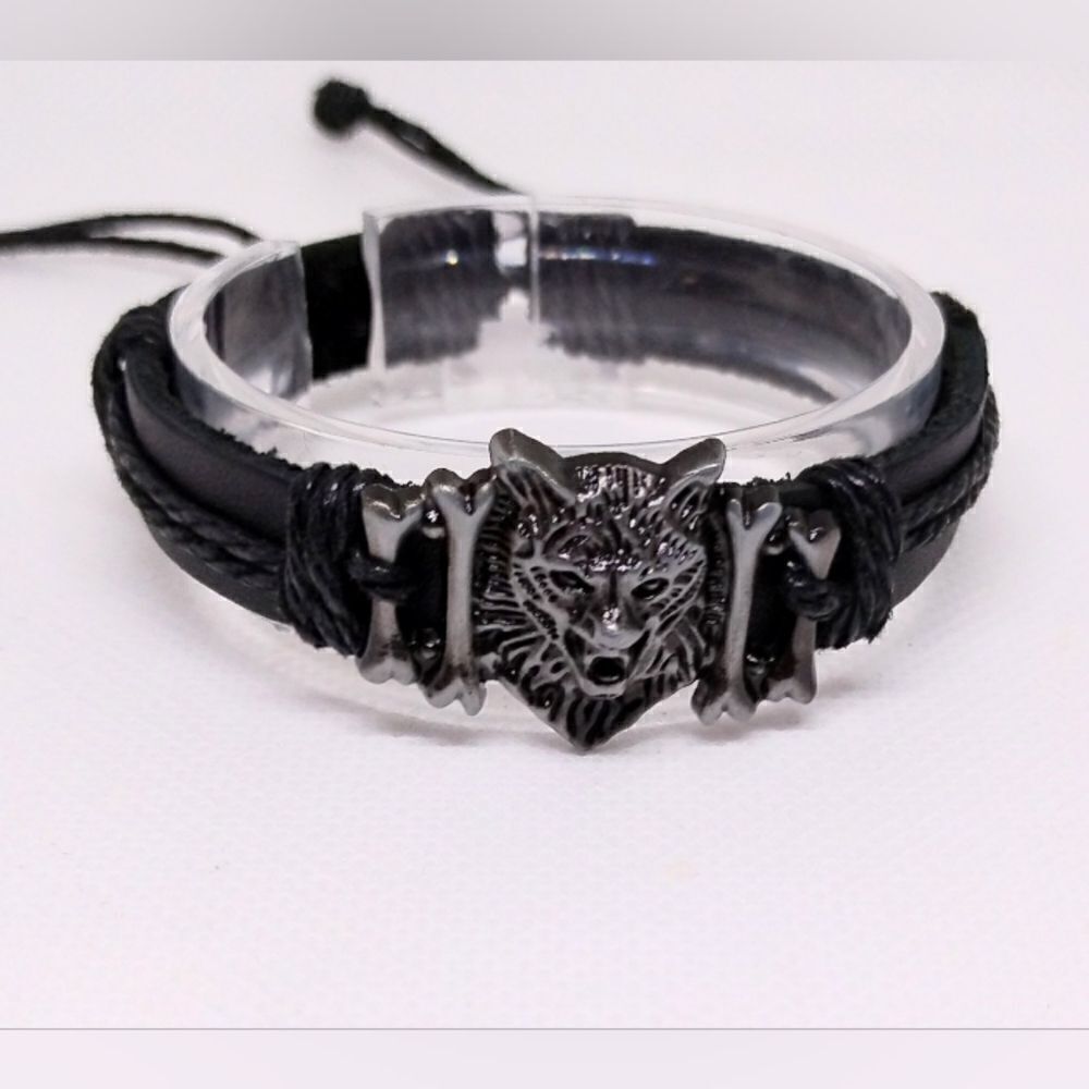 NEW leather bracelet wolf bones black e23